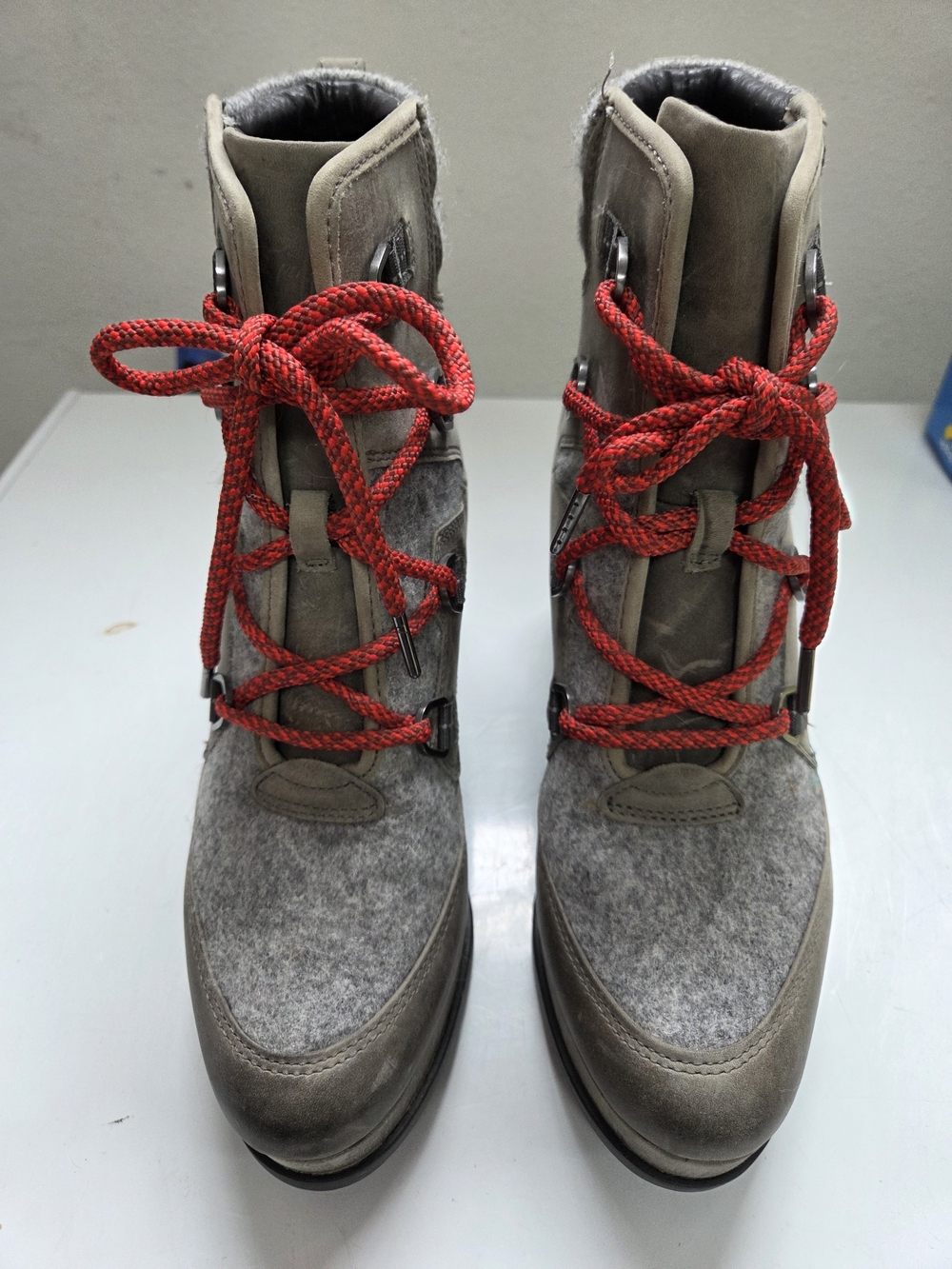 Sorel Women's Grey Wool & Suede Ankle Boots with Red Laces